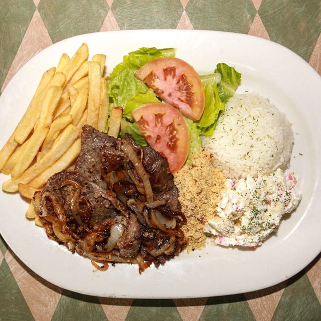 Bife Acebolado.